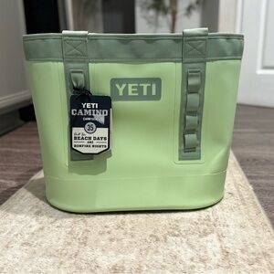 YETI Camino Carryall 35 in key lime